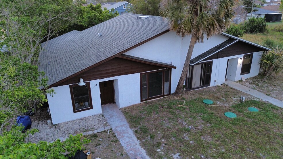Building Photo - 17419 Dumont Dr