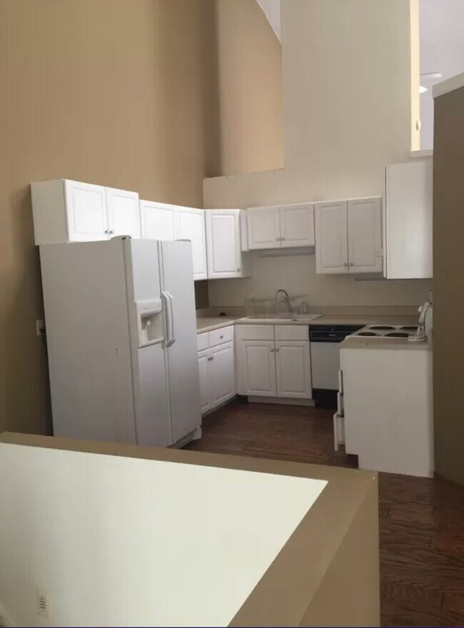 Building Photo - 300 W Jefferson St