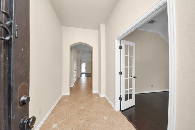 Building Photo - 2527 Horned Owl Dr