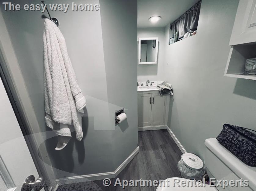 Building Photo - 10 Wallace St