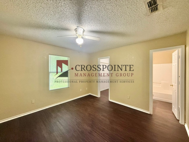 Building Photo - 3 Bedroom, 2 Bathroom Home!