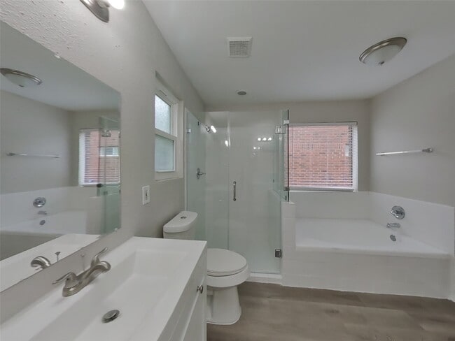 Building Photo - 19403 Misty Cove Dr