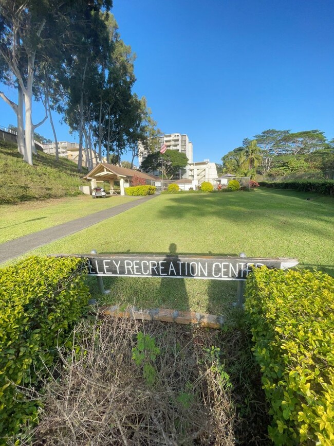 Building Photo - Valleyview Melemanu in beautiful Waikalani...