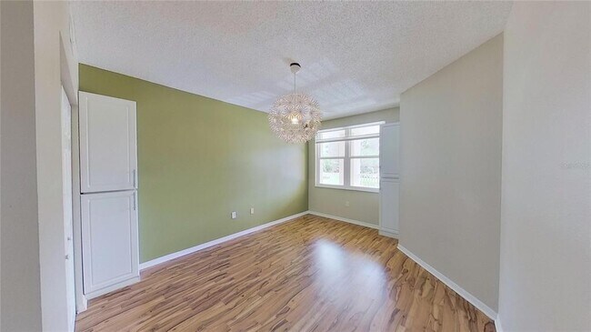 Building Photo - 6495 Shoreline Dr