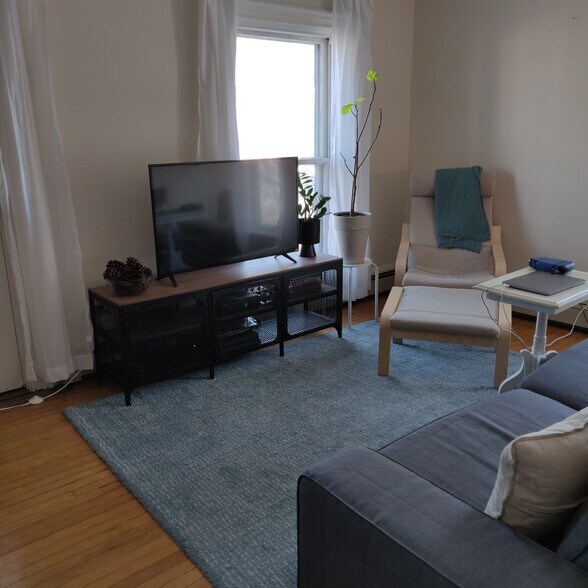 Building Photo - 15 Bemis Rd