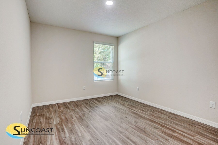 Building Photo - 11479 Oakfield Ct