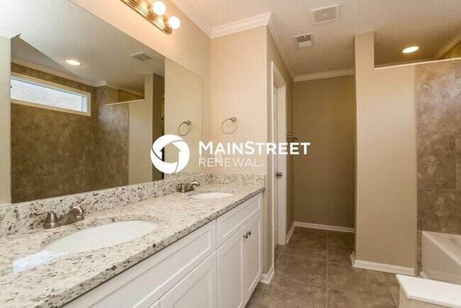 Building Photo - 4 Bedroom Pet-Friendly Home in Douglasville, GA with Main Street Renewal