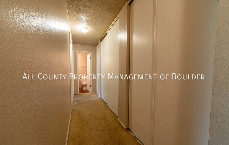 Building Photo - 2707 Valmont Rd