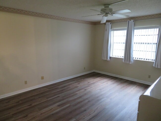 Building Photo - 9233 SW 8th St