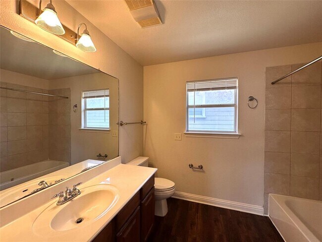 Building Photo - 506 Delmar Ave