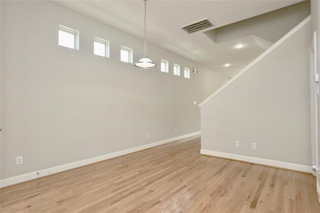 Building Photo - 3614 Main Plaza Dr