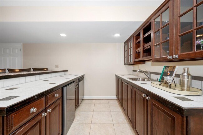 Building Photo - Short Term / Corporate Rental Available
