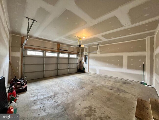 Building Photo - 255 Severna Pkwy