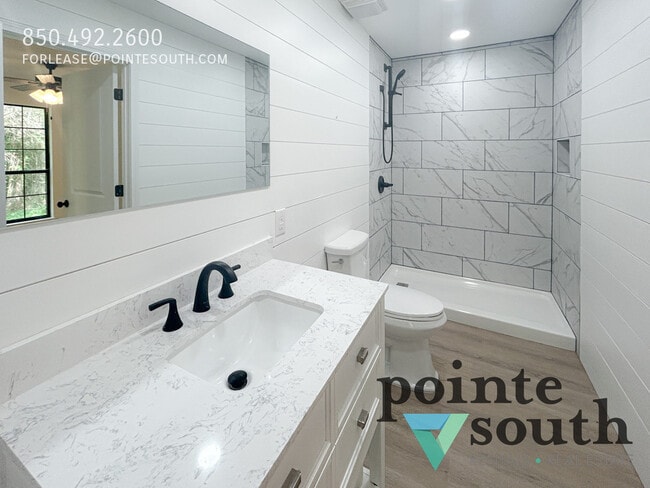 Building Photo - 10080 Bay Haven Dr