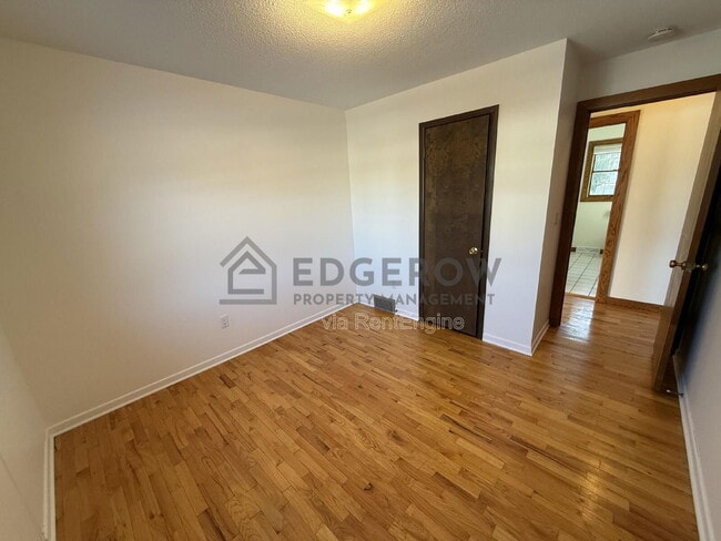 Building Photo - 2540 Ancient Dr SW