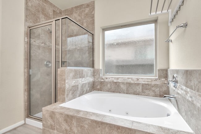 Building Photo - 3018 Shadowbrook Chase Ln