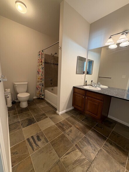 Building Photo - 1495 Blue Sky Way