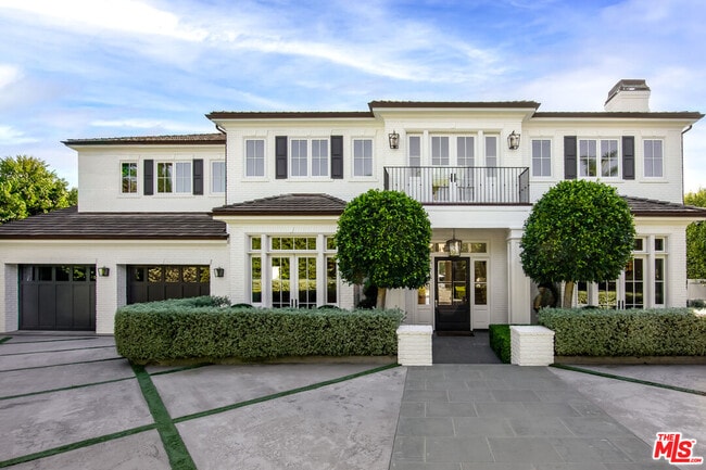 Building Photo - 1580 Sorrento Dr