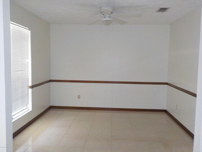 Building Photo - 2452 Ridgecrest Ave