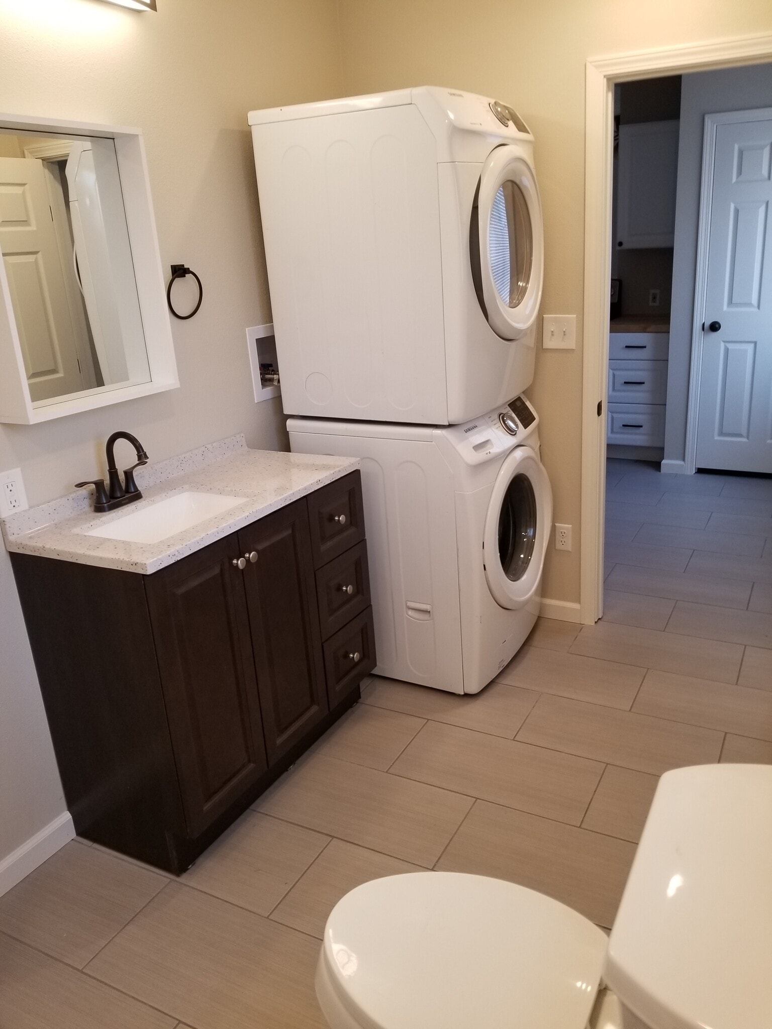 Casita bathroom/laundry - 389 N Donlee Dr
