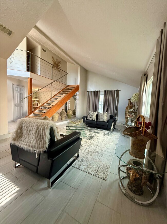 Building Photo - 3222 Freshmeadows Dr