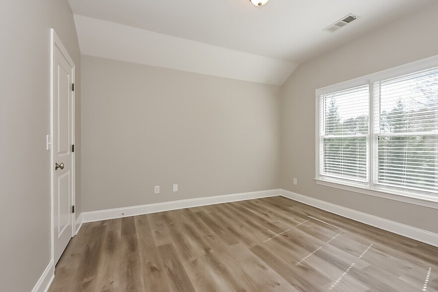 Building Photo - 4654 Jefferson Ridge Way