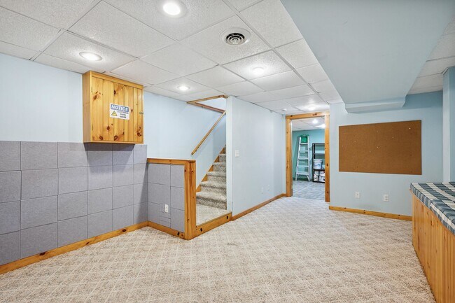 Building Photo - 21 Huntington Pl