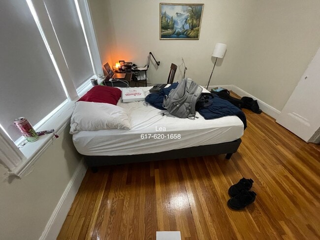 Building Photo - NO FEE!! SEPT Amazing 2bed around Clevelan...