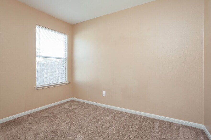 Building Photo - 6823 Dawn Bloom Ln