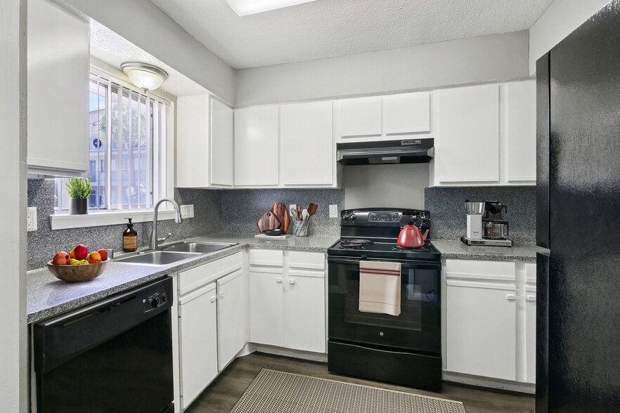 Primary Photo - ReNew Greenway