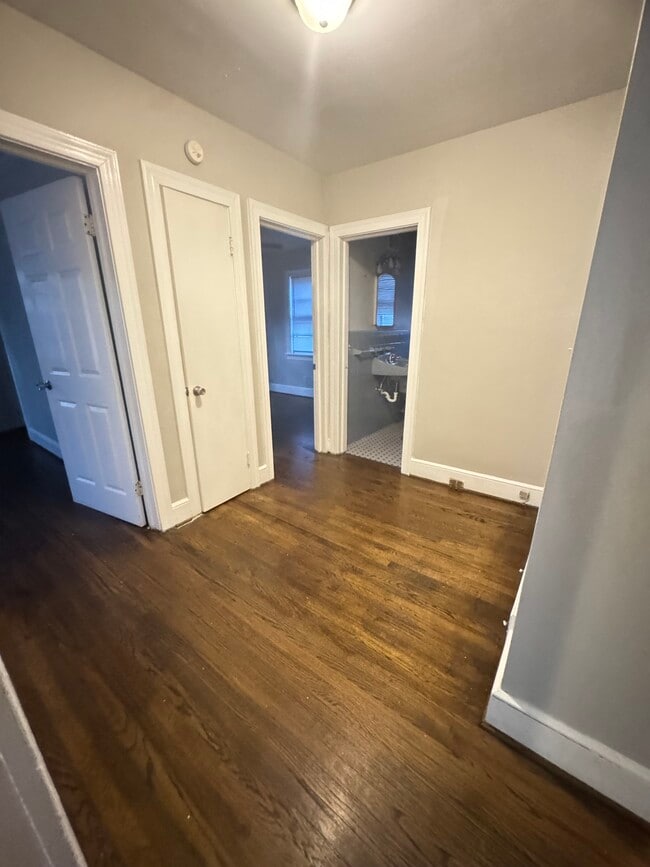 Building Photo - 628 Eastern Ave