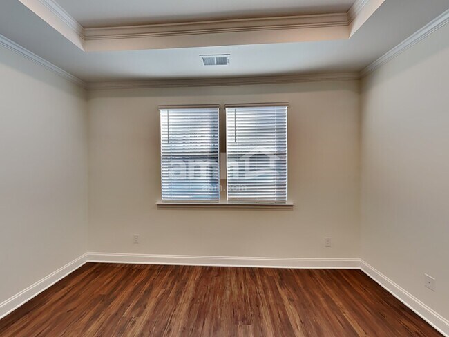 Building Photo - 616 Rivermist Dr