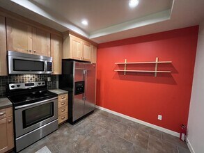 Building Photo - 7907 NE Rockne Way