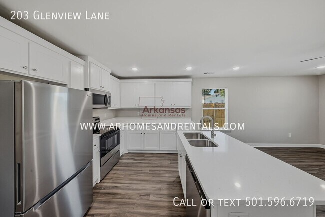 Building Photo - 203 Glenview Ln