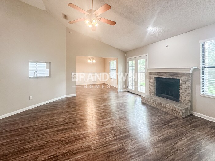 Building Photo - 3847 English Colony Dr N