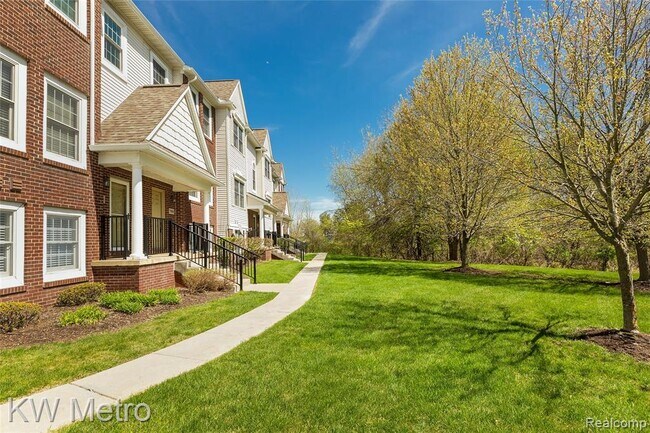 Building Photo - 788 Eagle Dr