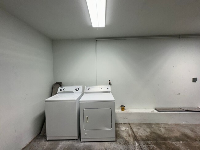 Building Photo - Terra Linda