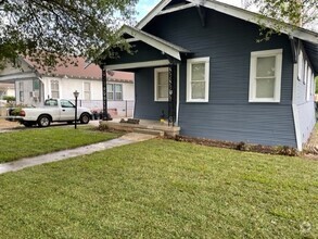 Building Photo - 736 Hammond Ave