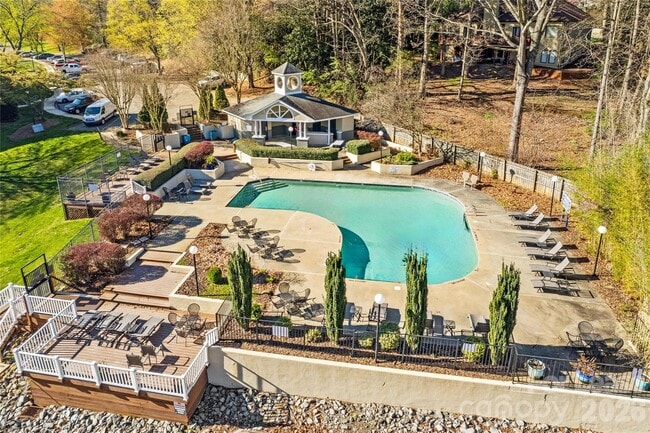 Building Photo - 19843 Henderson Rd