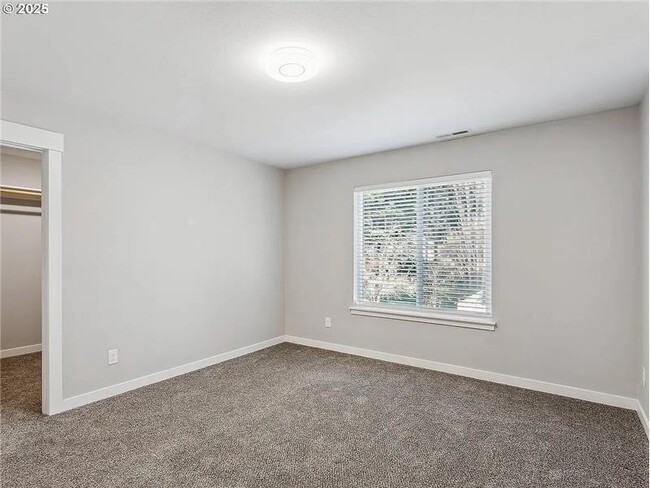 Building Photo - 2506 NE 53rd St