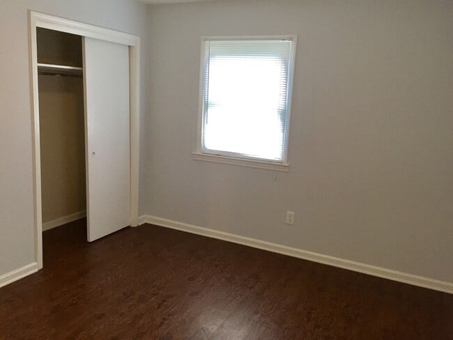 Building Photo - Charming 3 bed, 1 Bath in Shelbyville!