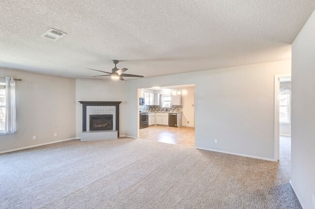 Building Photo - 3409 Lorena Dr