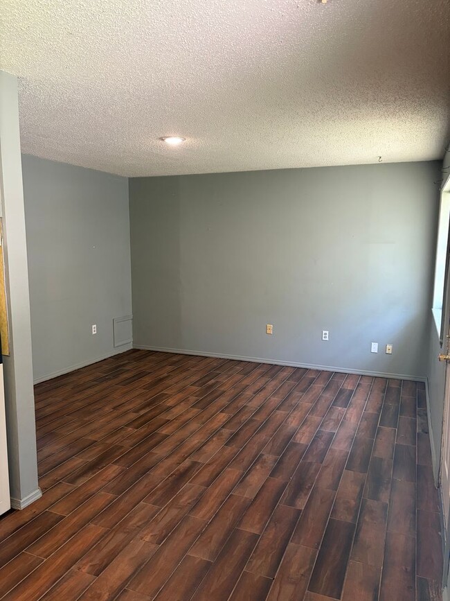 Building Photo - 205 N 37th St