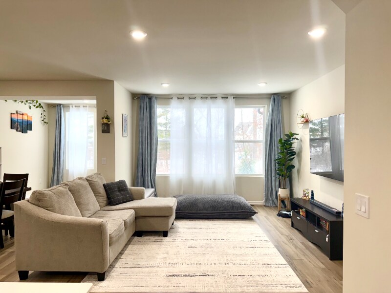 Building Photo - 525 Addison Cir