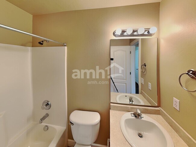 Building Photo - 1449 S 2490 E