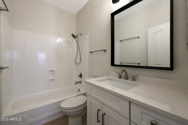 Building Photo - 5616 E Gelding Dr