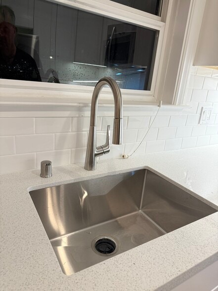 Sink - 119 Peralta Ave