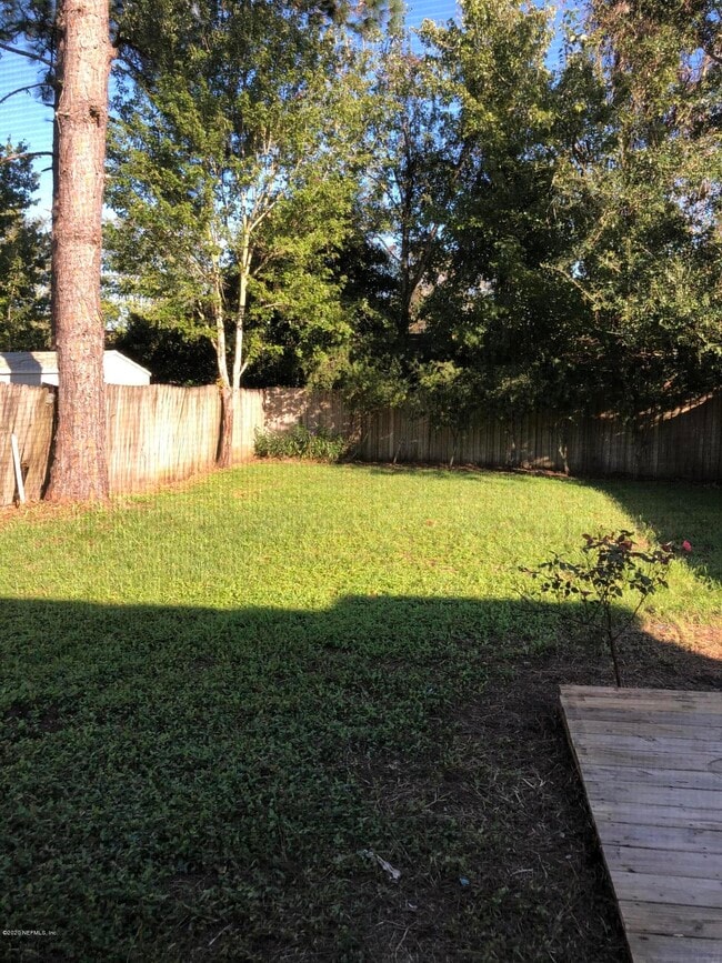 Building Photo - 1323 Solar Cir