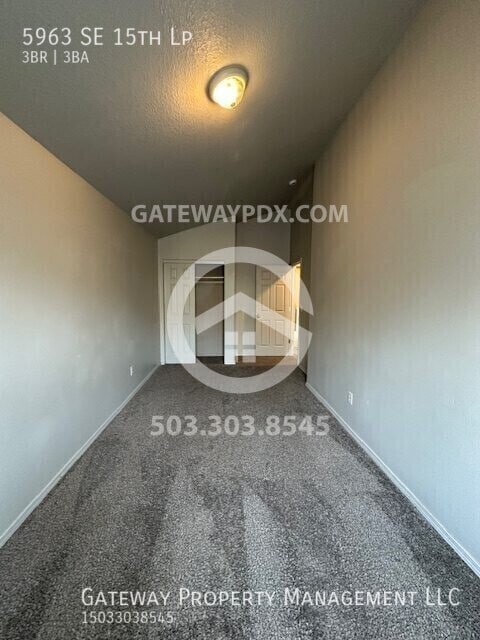 Building Photo - 5963 SE 15th Loop