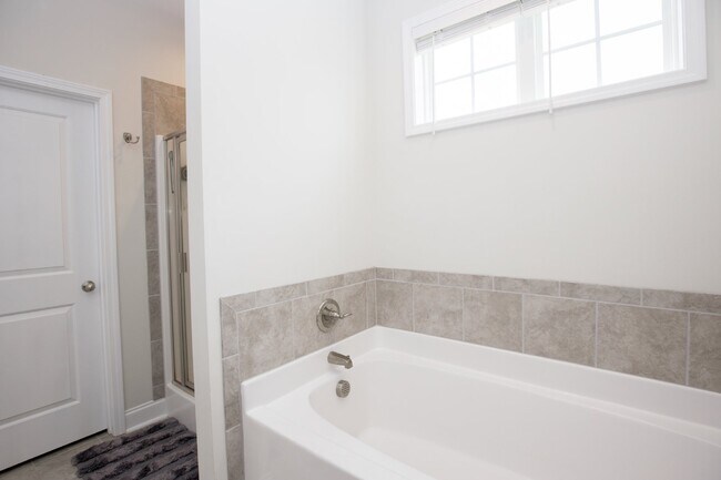 Building Photo - Gorgeous 4 bedroom home in Vass